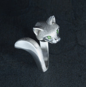 forrest cat ring,  silver . colored stone eyes  satin/ high polish finish