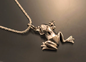 frog pendant silver