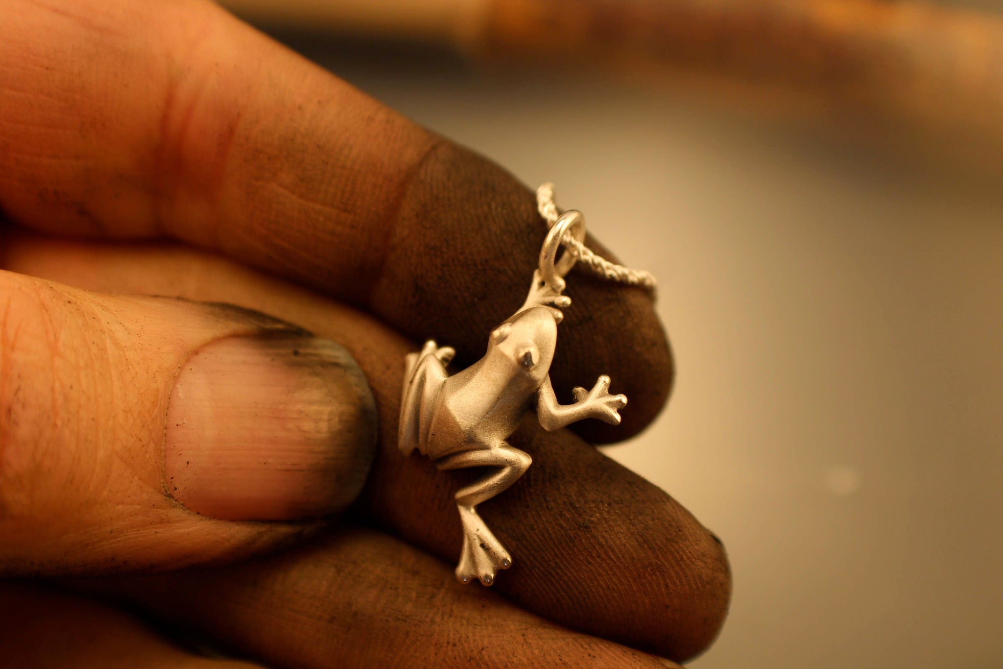 frog pendant silver