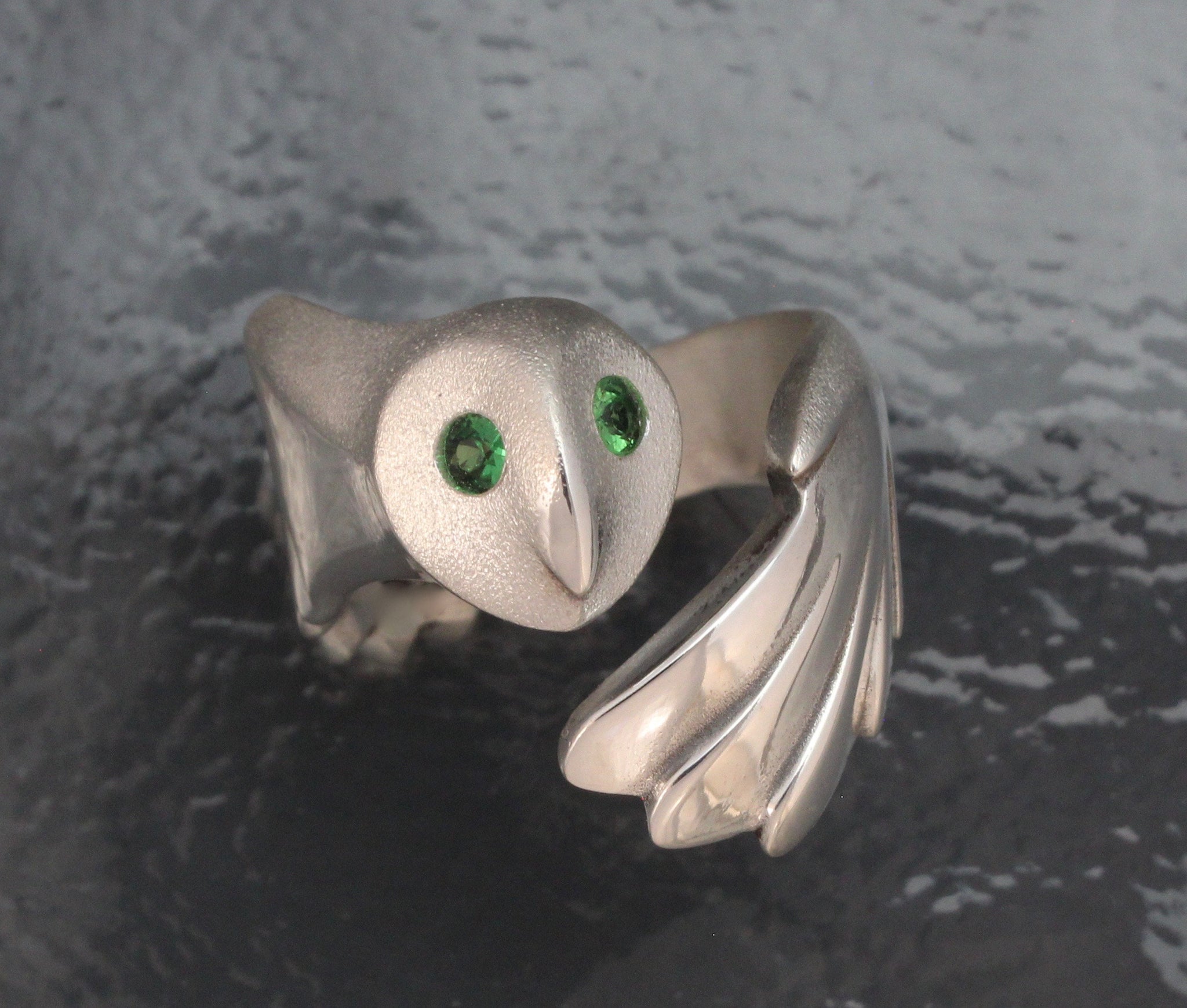 owl ring .  colored stone eyes