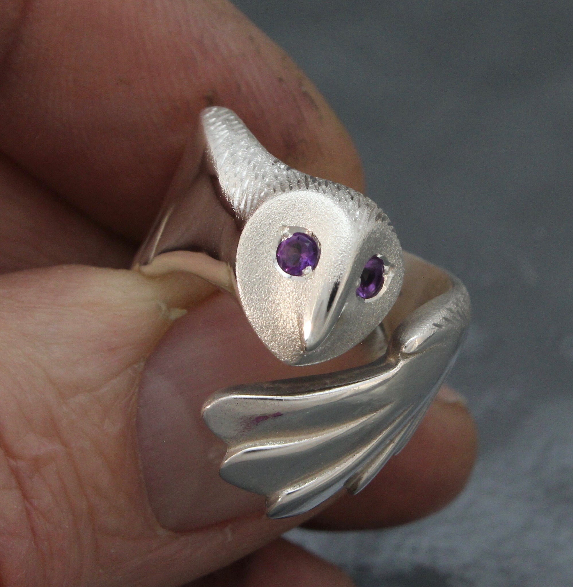 owl ring .  colored stone eyes