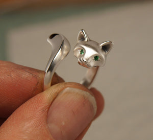 forrest cat ring,  silver . colored stone eyes  satin/ high polish finish